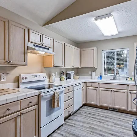 Pine Ave Delight Villa Coeur d'Alene Exterior photo